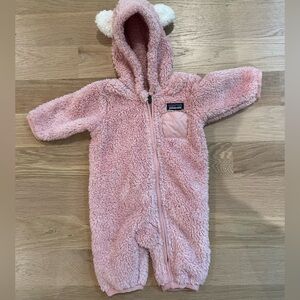 NWOT Patagonia Baby Fleece Snowsuit 0-3 months